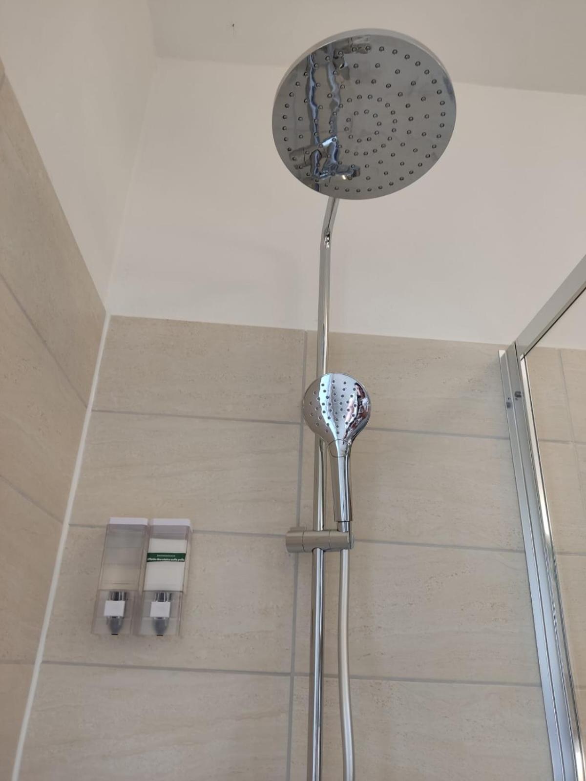 Tirano Express Luxury Apartments Dış mekan fotoğraf